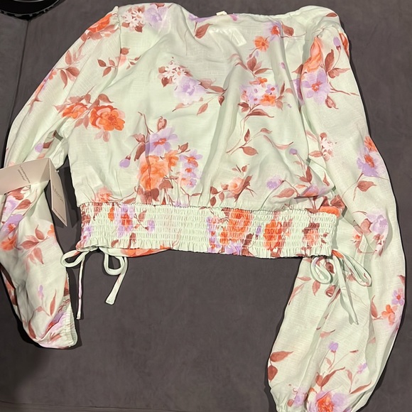 Crop top - Picture 2 of 2